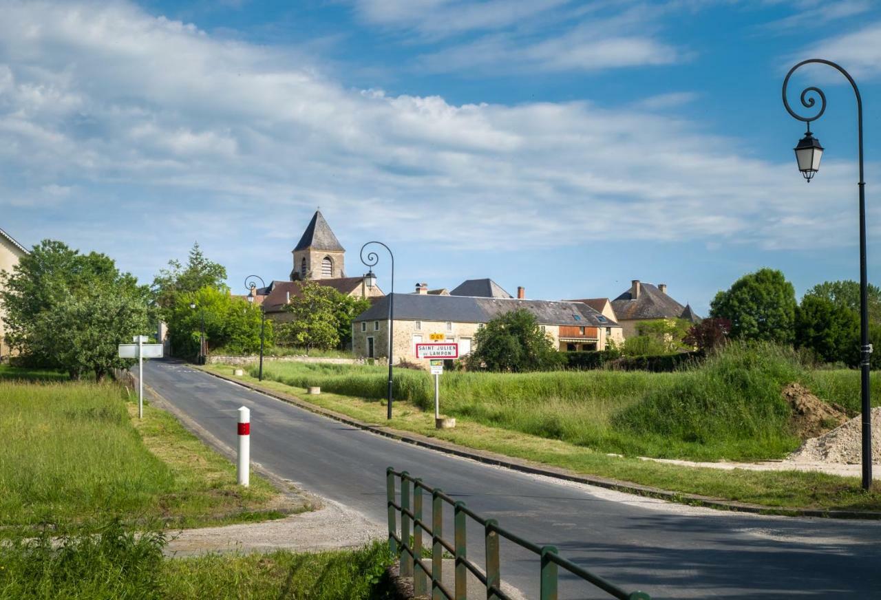 Gite Le Noyer - L'Ancien Vignoble Saint-Julien-de-Lampon Eksteriør billede